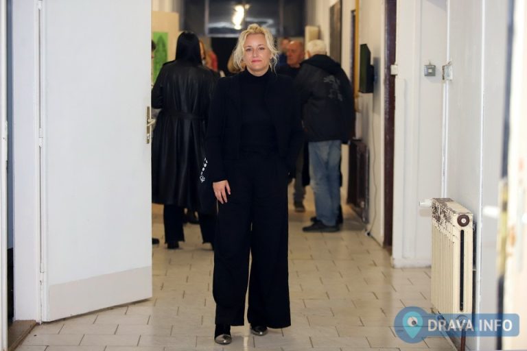 ‘Zeleni kôd: Ekologika’ u AK galeriji, Špoljar: Fokus je na isprepletenim temama tehnologije, ekologije i identiteta, postavljajući otuđenog čovjeka u središte umjetničkog istraživanja
