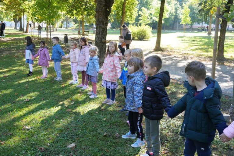 FOTO Dječji tjedan u Koprivnici – pametna pitanja, ozbiljni prijedlozi te puno igre i smijeha