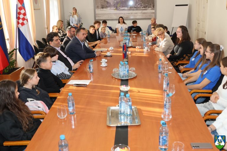 FOTO Župan Golubić ugostio predstavnike društava Naša djeca i koprivničkog Dječjeg gradskog vijeća