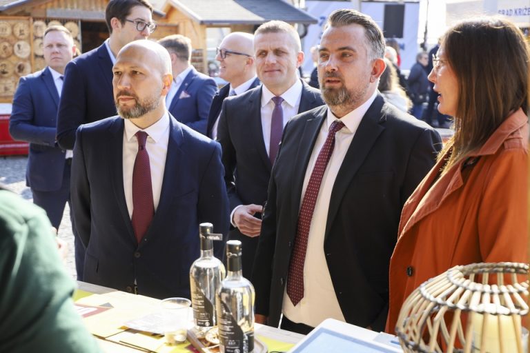 FOTO U središtu Križevaca otvoren Obrtnički i gospodarski sajam: ‘Manifestacija se održava na otvorenom kako bi svima bila još pristupačnija’