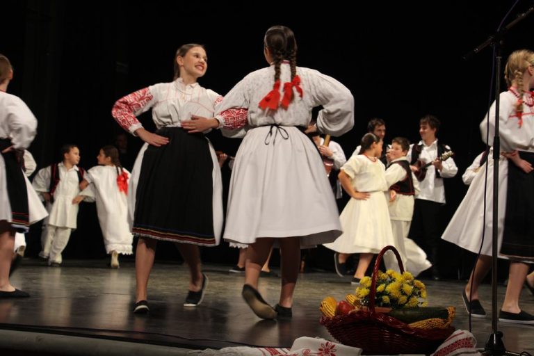 KOPRIVNICI S LJUBAVLJU Folklorni ansambl najavljuje cjelovečernji godišnji koncert