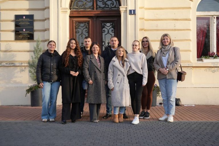 FOTO Održana konstituirajuća sjednica Savjeta mladih Grada Koprivnice, evo tko je nova predsjednica