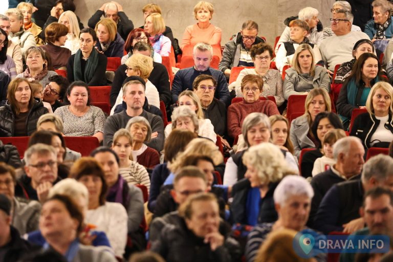 Cjelovečernjim koncertom KUD Delovi i prijatelji zajedno prikupljali donacije za kupnju kuće Udruzi Latice