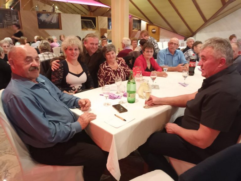 RASINJA Na veselom domjenku okupilo se više od 80 umirovljenika Matice Općine Rasinja