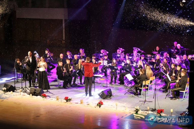 Blagdanski koncert Puhačkog orkestra grada Koprivnice i ove godine okuplja brojne izvođače. Jakšić: ‘Treću godinu smo u dvorani zbog velikog odaziva publike’