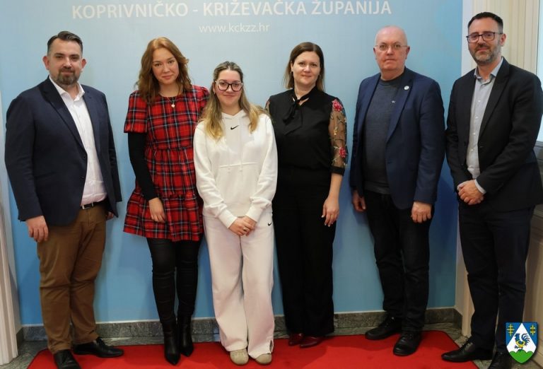 FOTO Gimnazijalka i olimpijka Nikolina Isabella Marija Van Bregt na prijamu kod župana govorila o iskustvima s natjecanja u Indiji i Bugarskoj