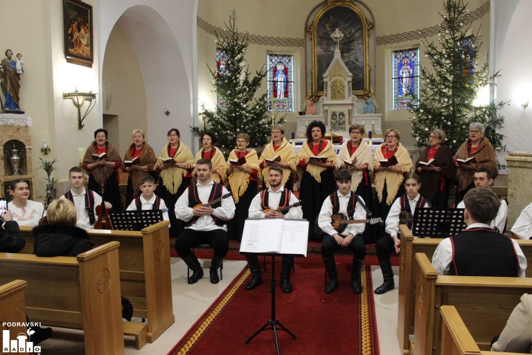 FOTO Održan božićni koncert ‘To dete Jezuša molimo’ KUD-a Petar Preradović