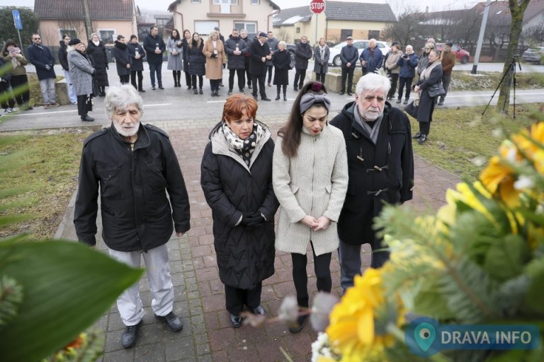 FOTO Na Danici obilježen Međunarodni dan sjećanja na žrtve holokausta