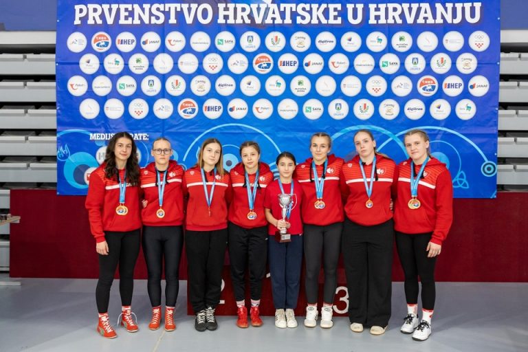 Hrvačicama Podravke 11 naslova prvakinja na jučerašnjem natjecanju u Koprivnici: ‘Iznimno smo ponosni’