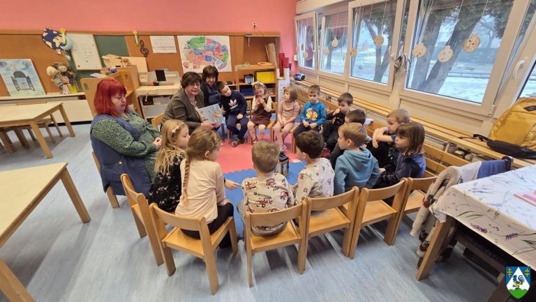 FOTO Djeca iz vrtića ‘Tratinčica’ uključena u kampanju ‘Rođeni za čitanje’