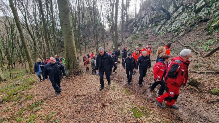 Povodom Dana 112 održan zajednički pohod žurnih službi na Kalnik