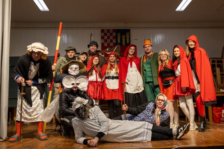 FOTO Vesela povorka, suđenje fašniku i ples obilježili ovogodišnji fašnik u Rasinji