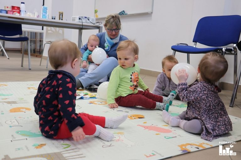 Grupa podrške za mame s bebama u Gradskoj knjižnici Đurđevac