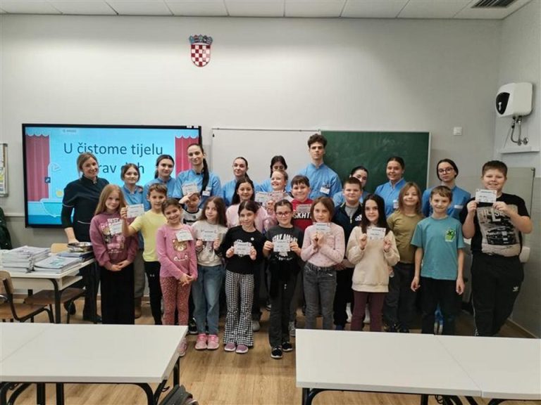 EDUKATIVNE RADIONICE Srednjoškolci posjetili osnovnoškolce i otkrili im zašto je u čistome tijelu zdrav duh