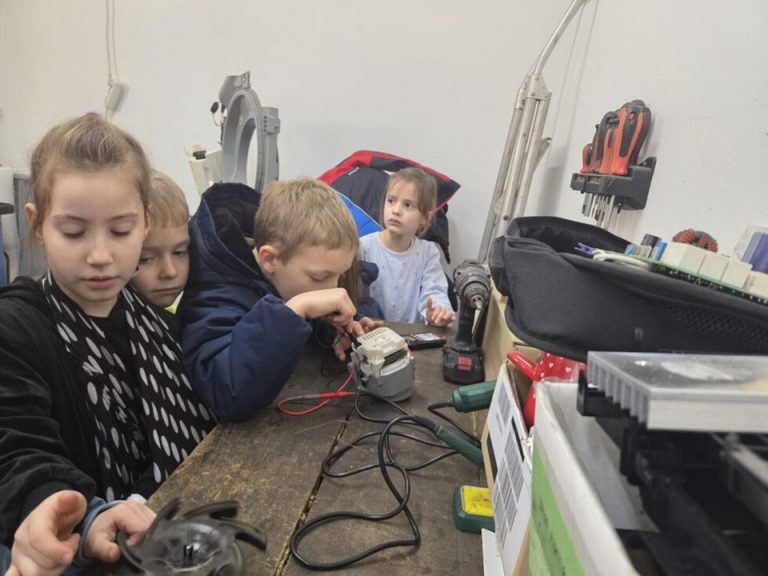 Učenici iz OŠ Podolice Koprivnica iz prve ruke učili o električnoj energiji