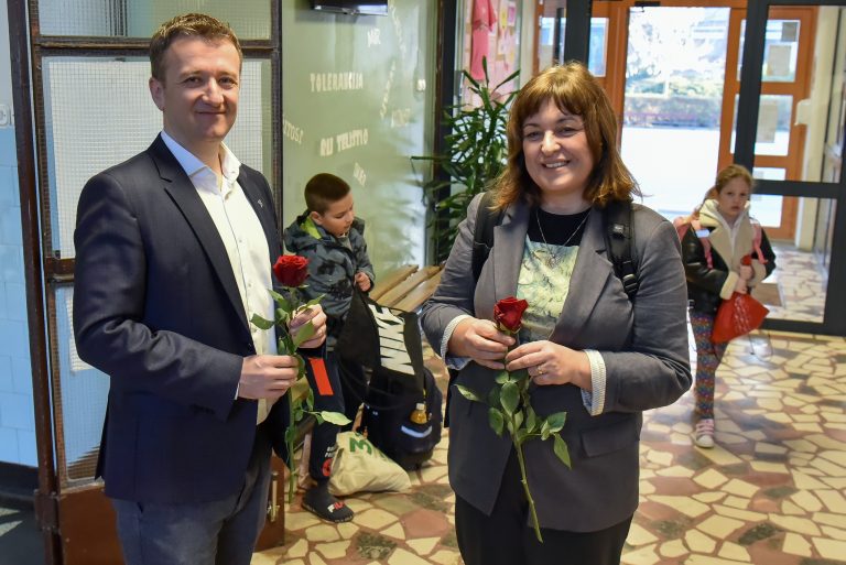 FOTO Gradonačelnik Hrvoje Janči djelatnicama Grada, gradskih ustanova i javnih službi te građankama čestitao Dan žena