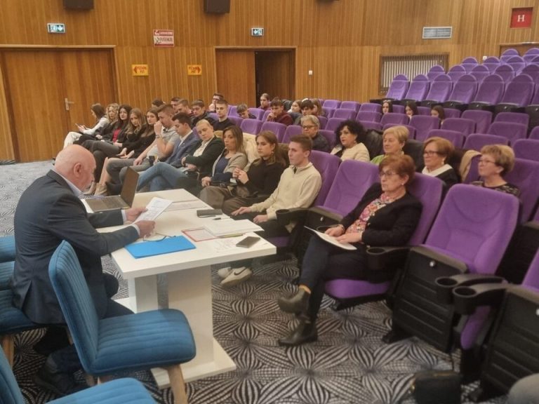 Smjena generacija u KUD-u Petar Preradović uz zahvalu dugogodišnjem vodstvu
