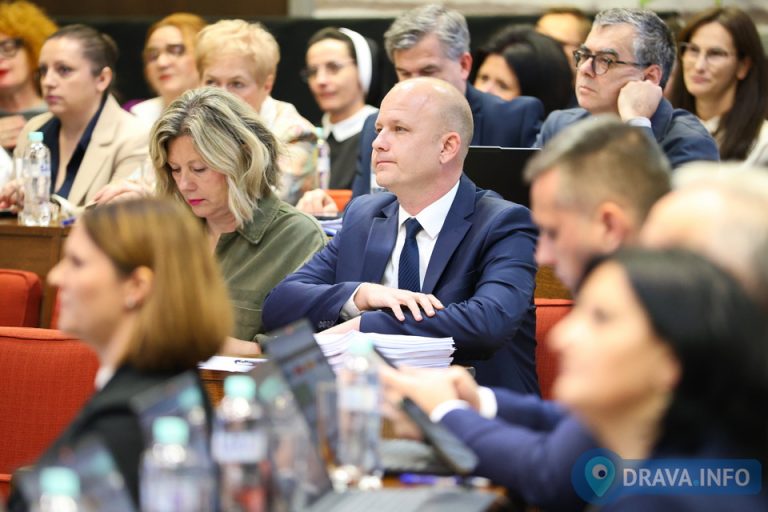Grad diže kredit, izglasan i rebalans proračuna. Nije prošlo bez rasprave: ‘Ispada da smo najjadniji u svemiru’