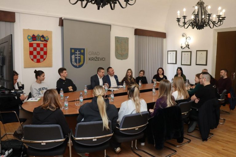 FOTO Križevci sufinanciraju maturalne večere i uvode studentske kredite bez kamata