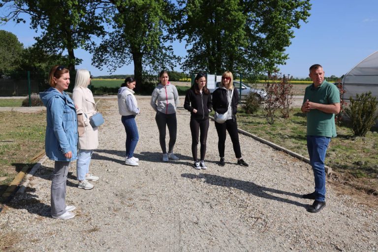 FOTO Učenici Obrtničke škole Koprivnica u edukativnom posjetu Rasadniku Herešin
