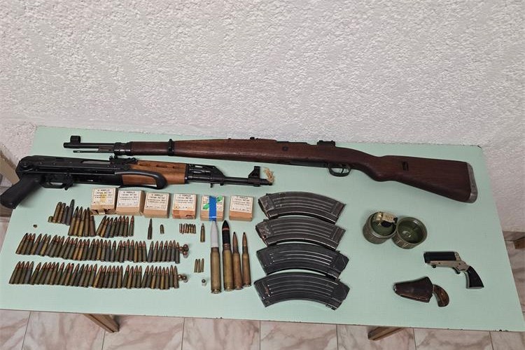 Akciji ‘Manje oružja, manje tragedija’ pridružila se još jedna osoba predavši dvije puške, dva pištolja, ručnu bombu i 321 komad streljiva