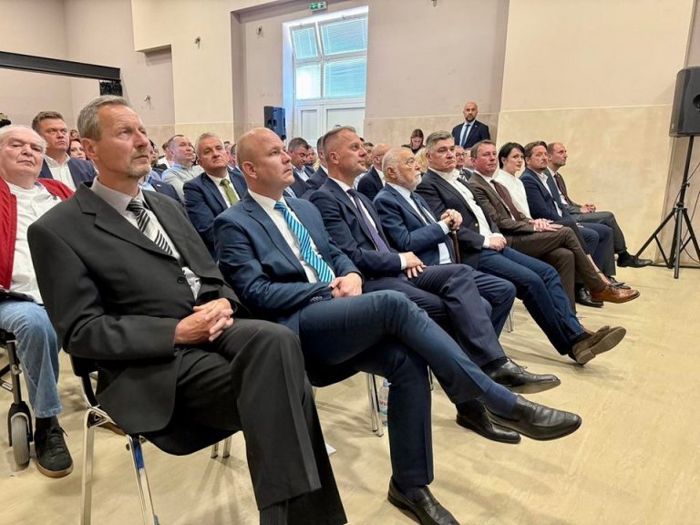 FOTO Mišel Jakšić uveličao proslavu Dana prijateljskog grada Orahovice