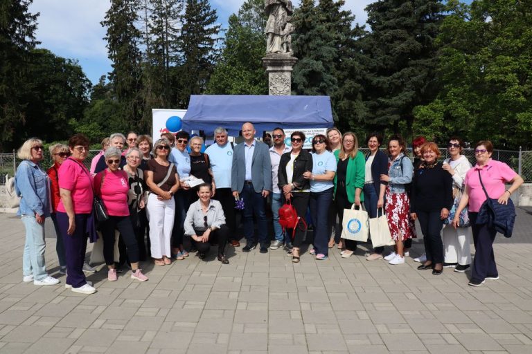 FOTO: AKCIJA NA TRGU Građanima približili važnost prevencije raka debelog crijeva, istaknuta i podrška osobama sa stomom