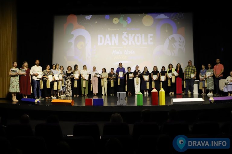 FOTO OŠ Đurđevac svečano obilježila Dan škole uz bogat program i dodjelu nagrada
