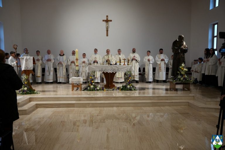 FOTO U Koprivnici svečano blagoslovljena nova župna crkva