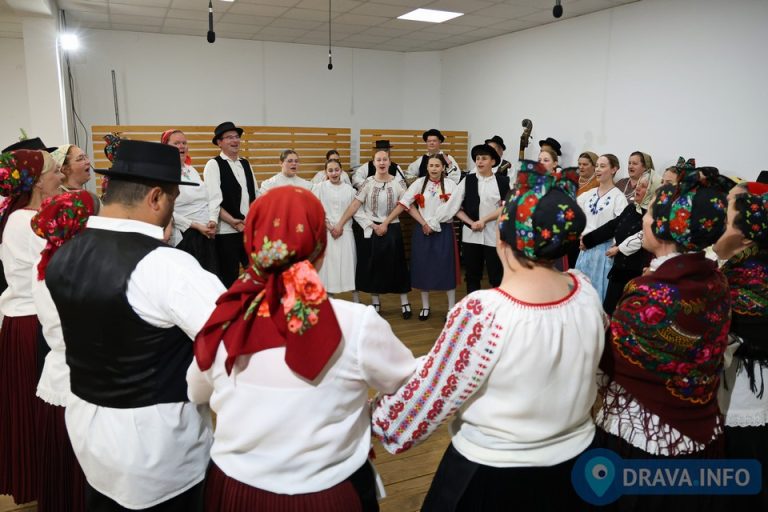 FOTO U Kalinovcu održana 27. smotra izvornog i koreografiranog folklora