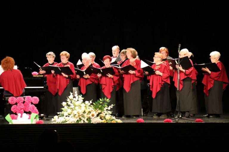 FOTO Mješoviti pjevački zbor umirovljenika Koprivnica velikim koncertom obilježio 35 godina djelovanja