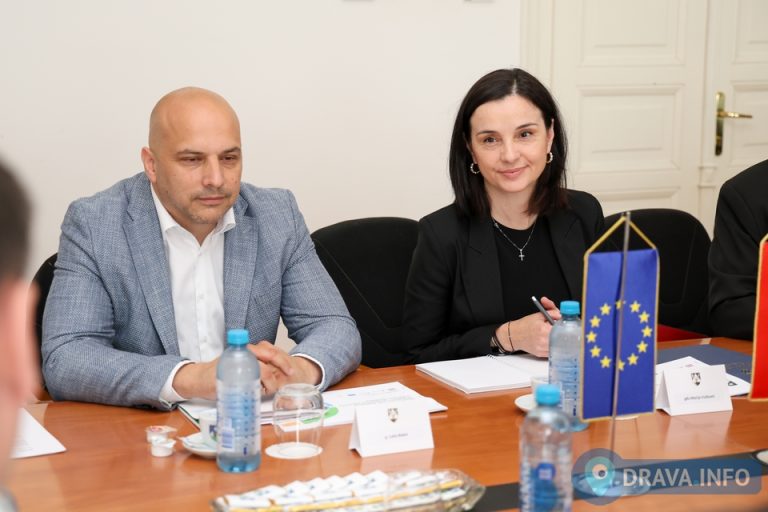 FOTO Ministrica Vučković stigla u Koprivnicu. Traje sastanak u Županiji, slijedi obilazak RCGO-a Piškornica