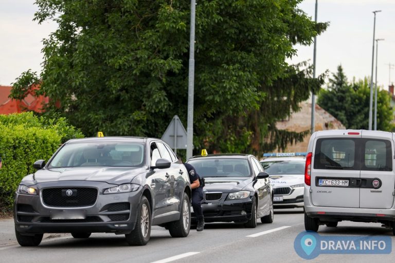 FOTO: UPRAVO Sudar dva automobila u Zagrebačkoj ulici u Koprivnici