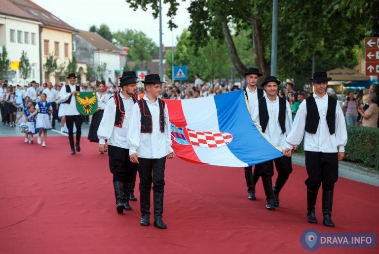 FOTO Svečanom povorkom otvorena Picokijada, počeo spektakl “Legenda o Picokima”