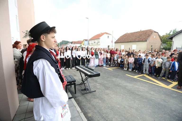 Voćin prvi u Hrvatskoj: Svečano obilježen završetak radova na Centru za starije osobe vrijedan 5,8 milijuna eura u kojem će svoje mjesto pronaći 73 korisnika starije životne dobi