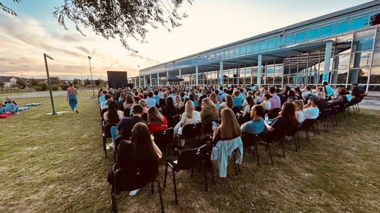 FOTO Stand-up pod zvijezdama oduševio više od 300 posjetitelja na Cerinama