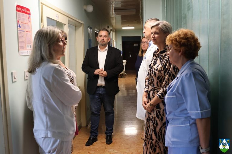 Župan Golubić u obilasku bolnice: ‘Zdravstvo je područje u kojem nema mjesta kompromisima, nastavljamo ulagati u bolnicu i ljude’