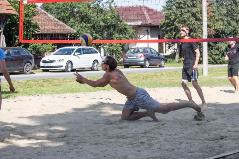 Turnir u odbojci na pijesku u Rasinji okupio 10 ekipa, dan ispunjen sportom, druženjem i odličnom atmosferom