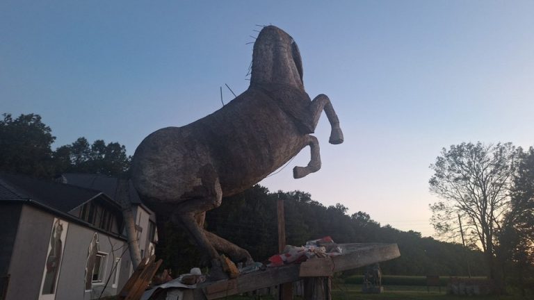 Ždalski kipar Petar Kolarić radi na novom monumentalnom djelu