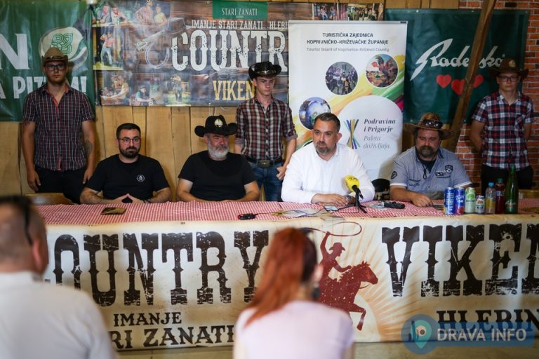 FOTO Vraća se Country vikend, kaubojke i kauboji su spremni. ‘Hlebine više nisu poznate samo zbog naive’