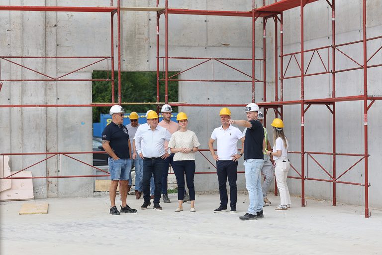 Radovi vrijedni gotovo 12 milijuna eura napreduju prema planu, Pitomača uskoro uvodi jednosmjensku nastavu