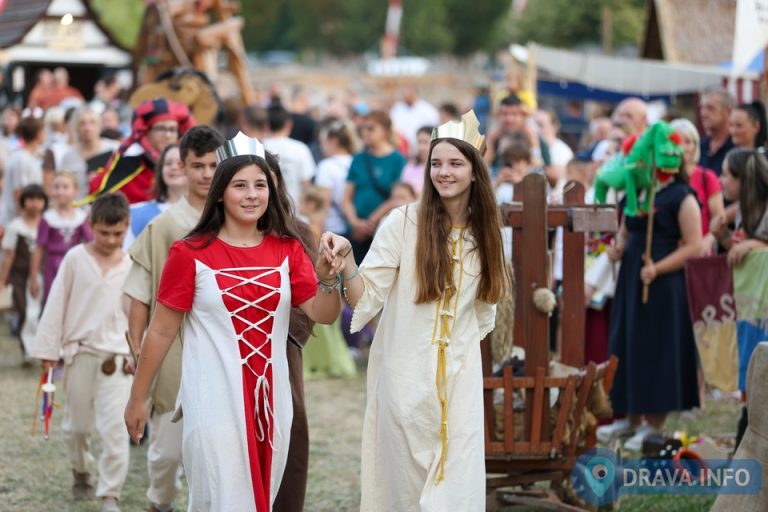 FOTO Renesansni festival je otvoren, koprivnički bedemi postali velika srednjovjekovna kulisa! ‘Higijena nikad nije bila zanimljivija’