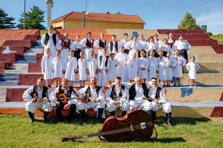 Mladi članovi KUD-a ‘Rudar’ Glogovac predstavili se na Dječjim susretima folklora u Molvama