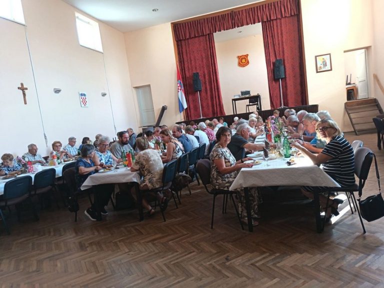 FOTO Udruga umirovljenika Rasinja ugostila prijateljsku udrugu iz Mađarske