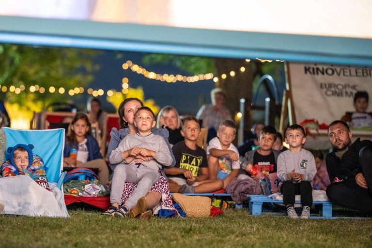 FOTO Ljetno kino pod zvijezdama – Čarobno drvo na Cerinama