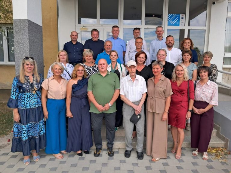 Bivši učenici u Đelekovcu se nakon 36 godina prisjetili najljepših školskih dana