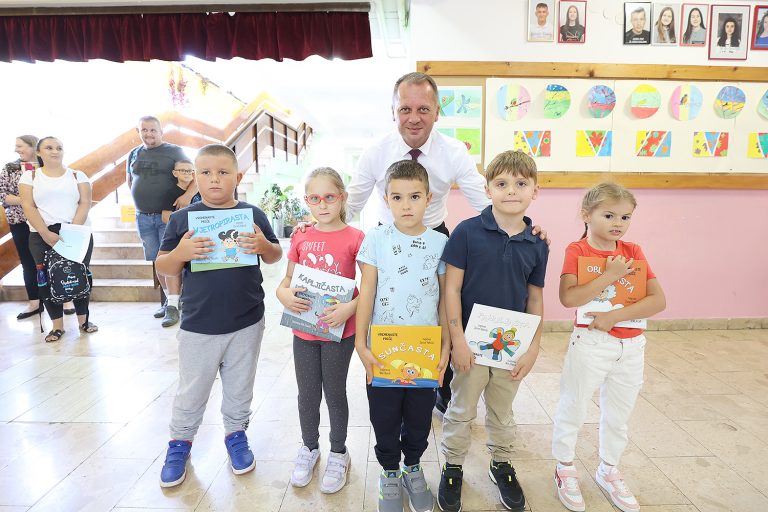 Župan Igor Andrović prvašićima poslao posebnu poruku, vozače pozvao na oprez
