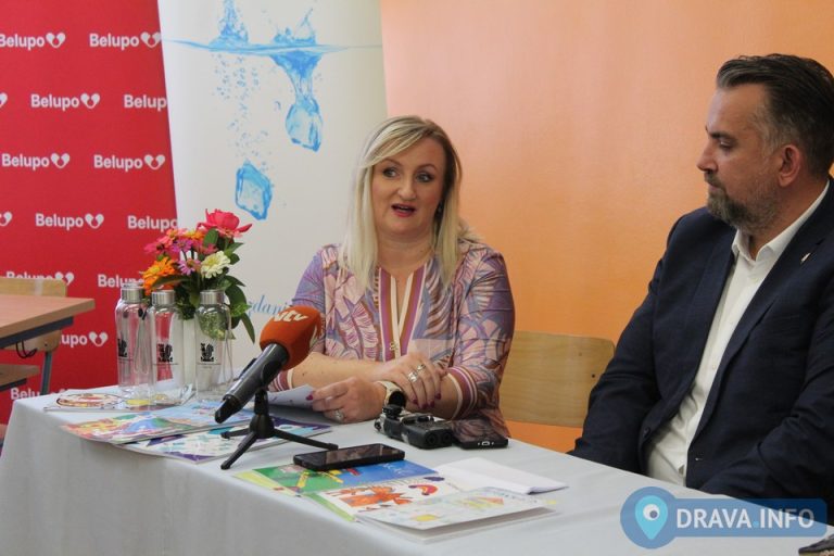 FOTO Učenicima stiže gotovo 45.000 besplatnih bilježnica, Golubić: ‘Naslovnice krase upravo njihovi radovi’