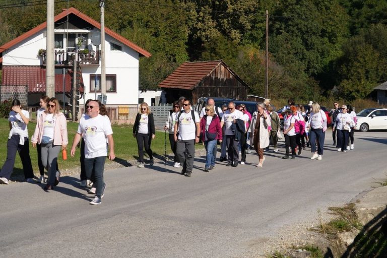 FOTO Kretanjem i zajedništvom protiv ginekološkog raka, u Jagnjedovcu održana javnozdravstvena akcija