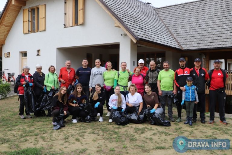 FOTO Đurđevac se uključio u Zelenu čistku, čistili Borik i Đurđevačke pijeske